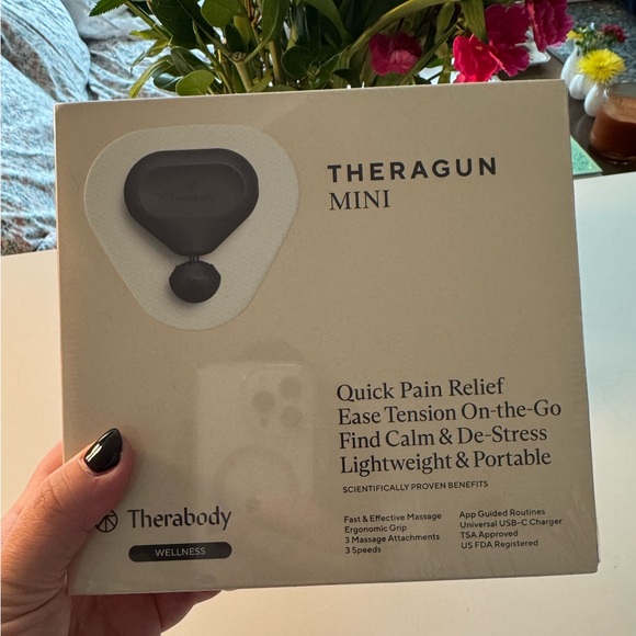 NWT SEALED Theragun Mini - Picture 2 of 4